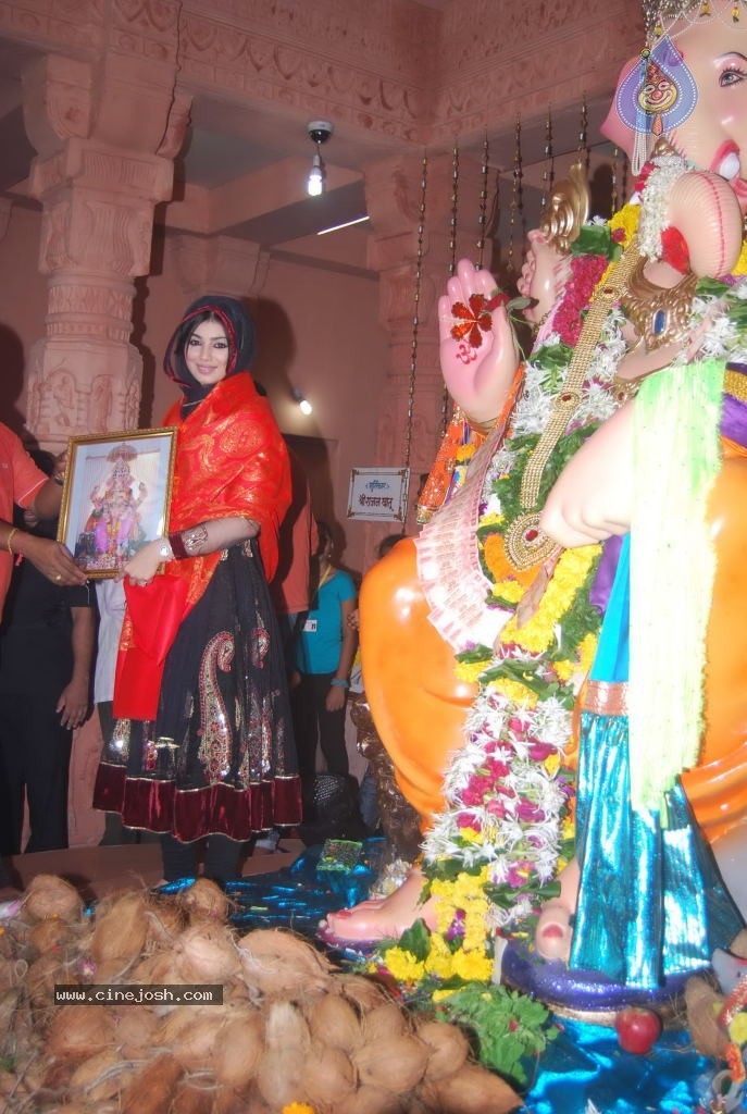 MOD Movie Team Visited Andheri Cha Raja - 1 / 25 photos