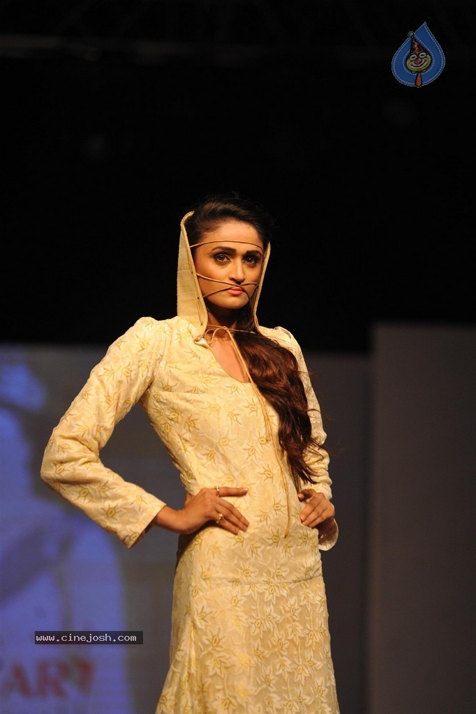 ModArt International Annual Graduating Fashion Show - 18 / 137 photos
