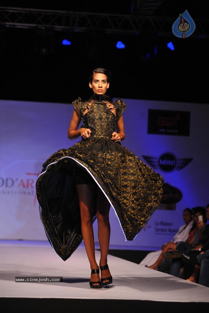 ModArt International Annual Graduating Fashion Show - 20 / 137 photos