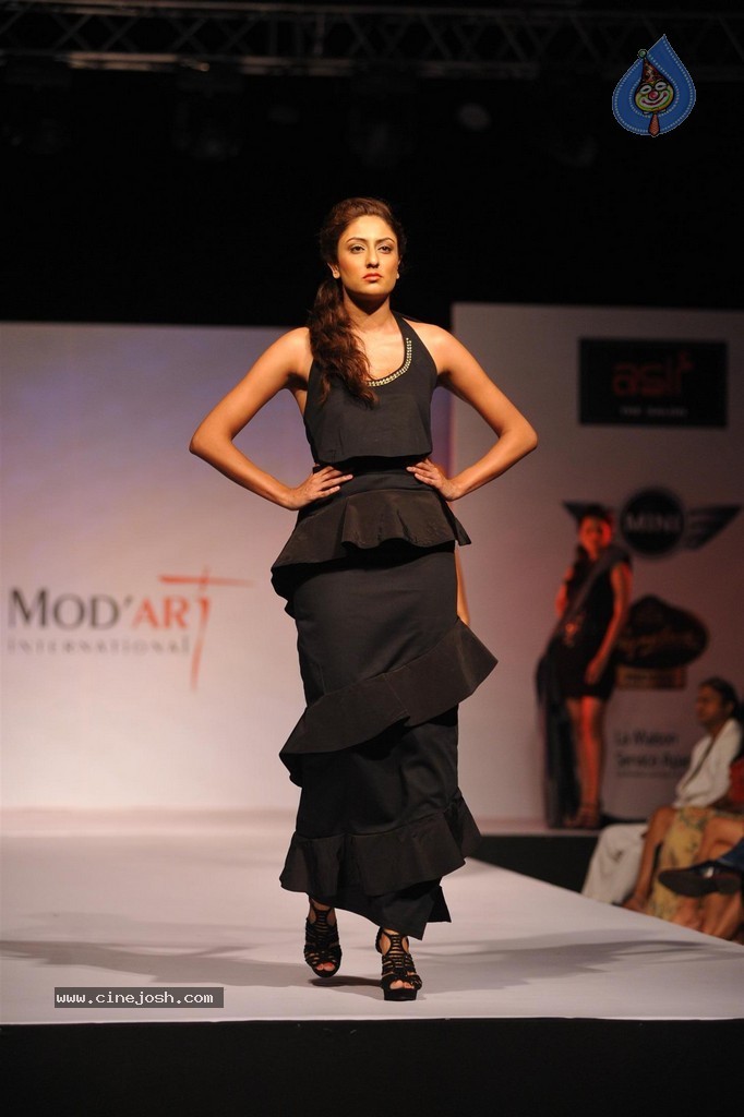 ModArt International Annual Graduating Fashion Show - 24 / 137 photos