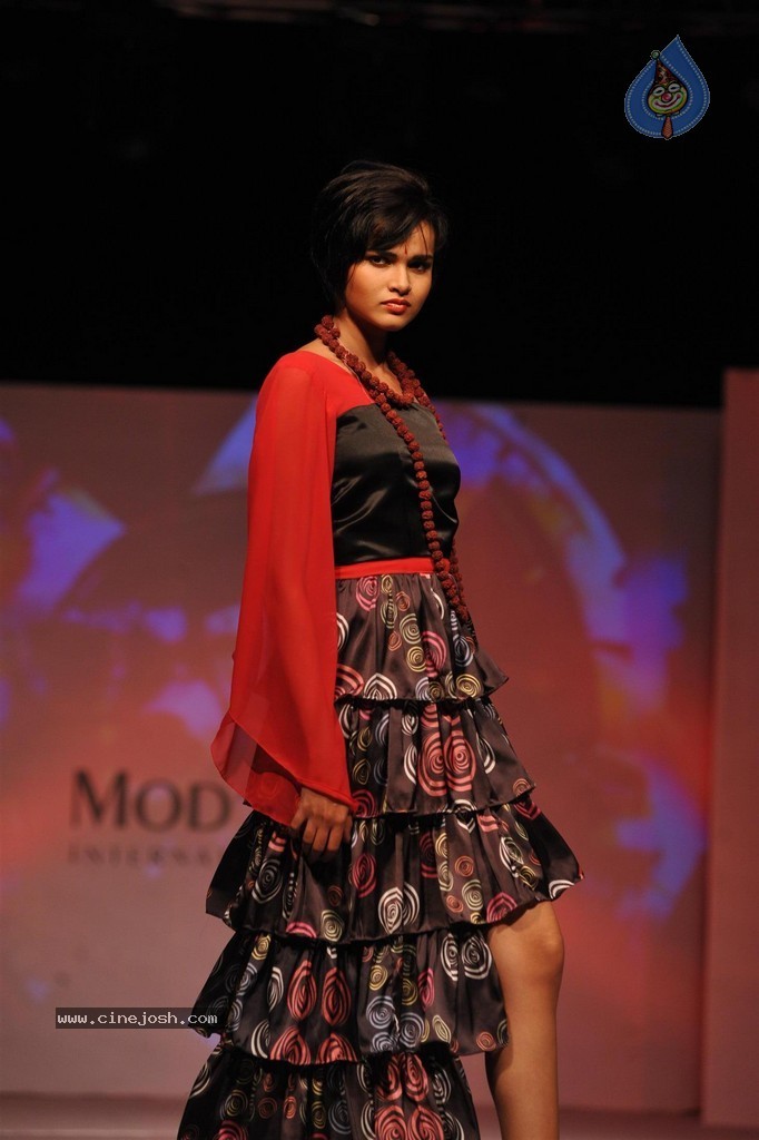 ModArt International Annual Graduating Fashion Show - 37 / 137 photos
