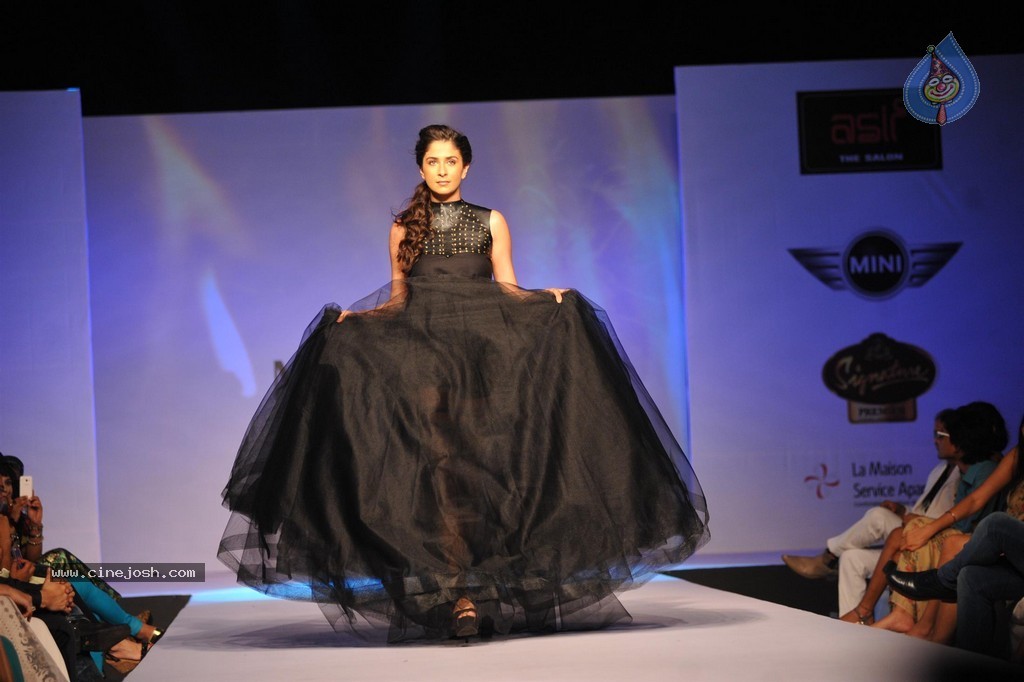 ModArt International Annual Graduating Fashion Show - 72 / 137 photos