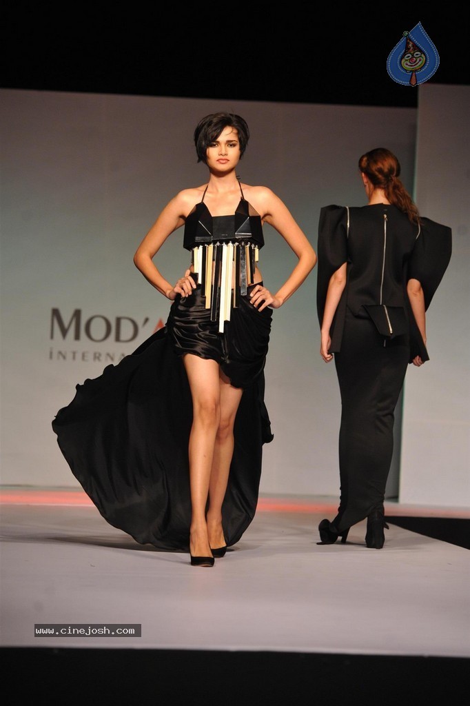 ModArt International Annual Graduating Fashion Show - 128 / 137 photos