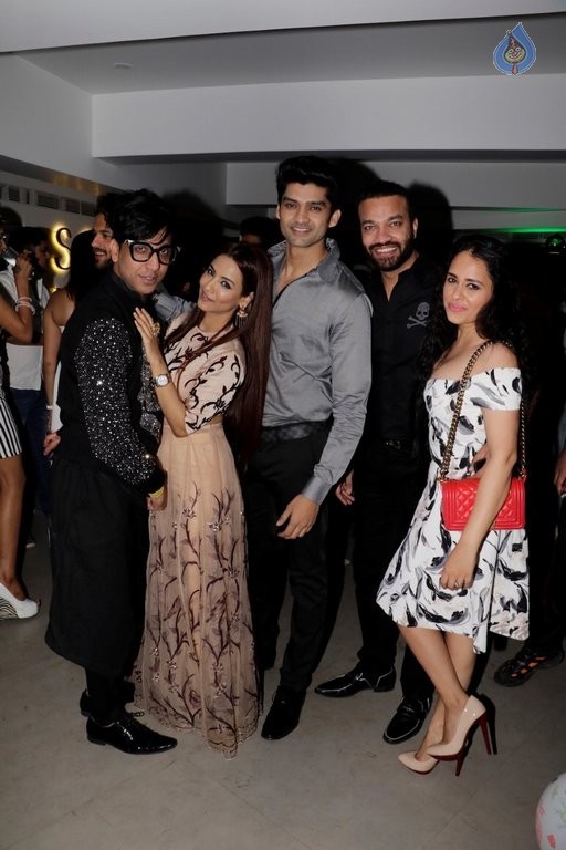 Model Rehan Shah Birthday Party - 25 / 54 photos