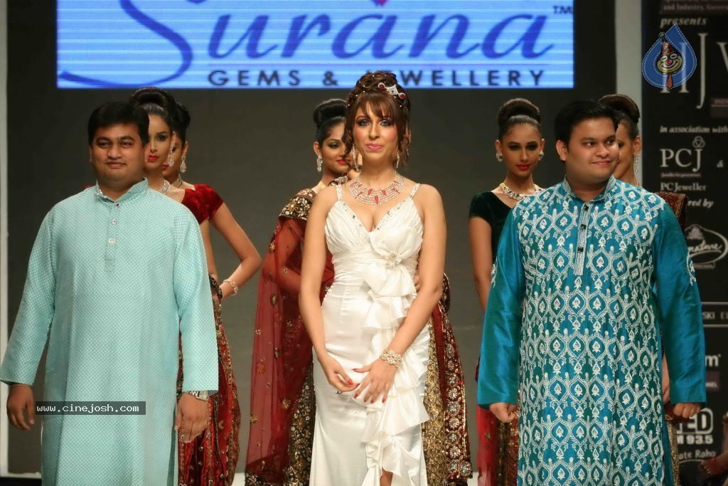 Models at IIJW 2011 Ramp Walk Show - 83 / 91 photos