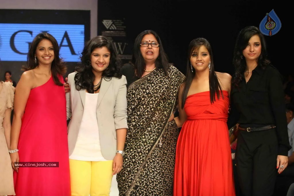 Models at IIJW 2011 Ramp Walk Show - 85 / 91 photos