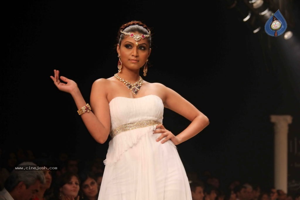 Models at IIJW 2011 Ramp Walk Show - 86 / 91 photos