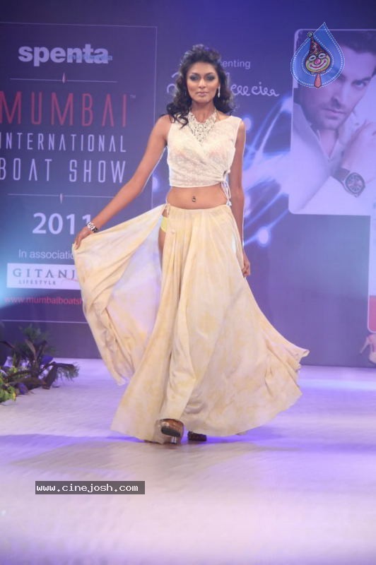 Models at Mumbai International Boat Show - 19 / 72 photos