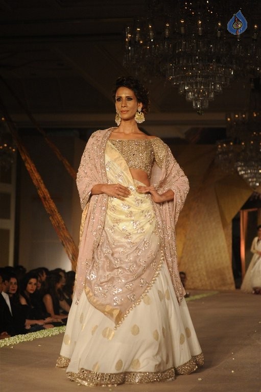 Models Walk the Ramp at Sahachari Foundation Event - 14 / 42 photos