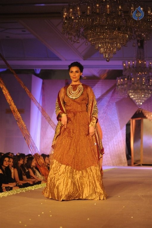 Models Walk the Ramp at Sahachari Foundation Event - 24 / 42 photos