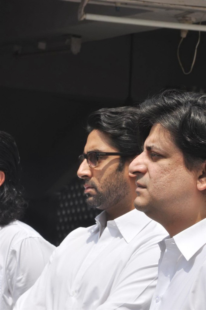 Mona Kapoor Funeral Ceremony - 23 / 68 photos