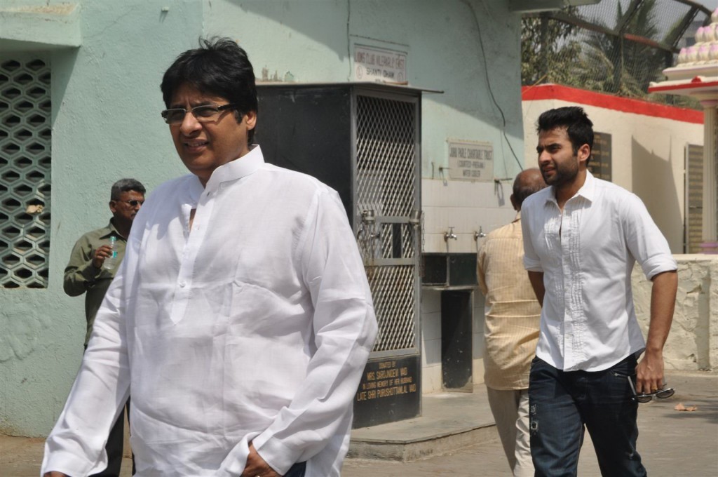 Mona Kapoor Funeral Ceremony - 59 / 68 photos