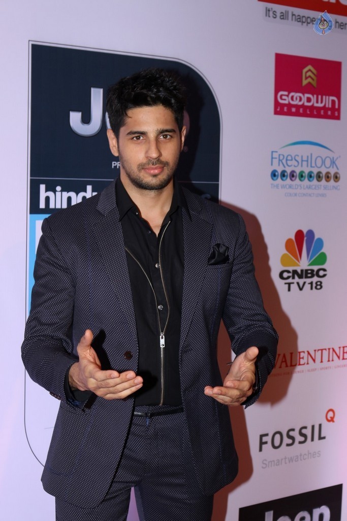 Most Stylish Awards 2017 Red Carpet 1 - 6 / 58 photos