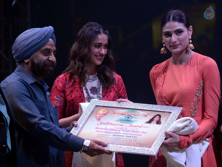 Mubarakan Team Celebrates The Spirit of Sadbhawna Diwas - 19 / 63 photos