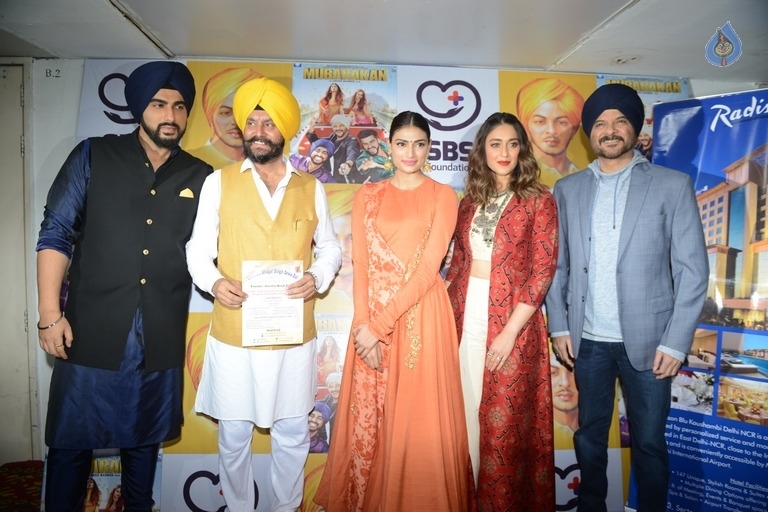 Mubarakan Team Celebrates The Spirit of Sadbhawna Diwas - 45 / 63 photos