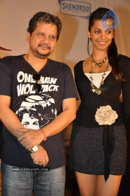 Mugdha Godse And Amole Gupte at Super K Online Premiere Photos - 33 / 39 photos