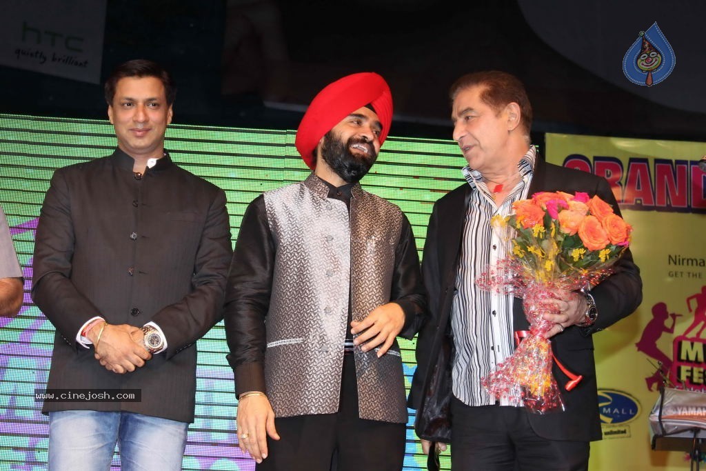 Mulund Festival 2011 Grand Finale Event - 22 / 47 photos