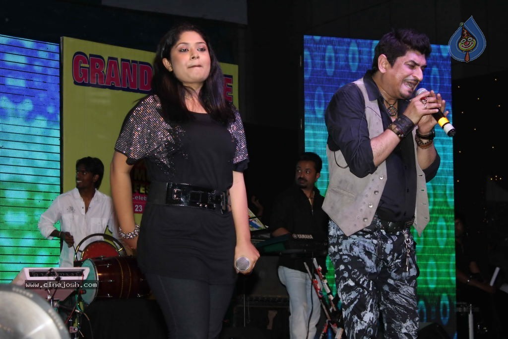 Mulund Festival 2011 Grand Finale Event - 30 / 47 photos