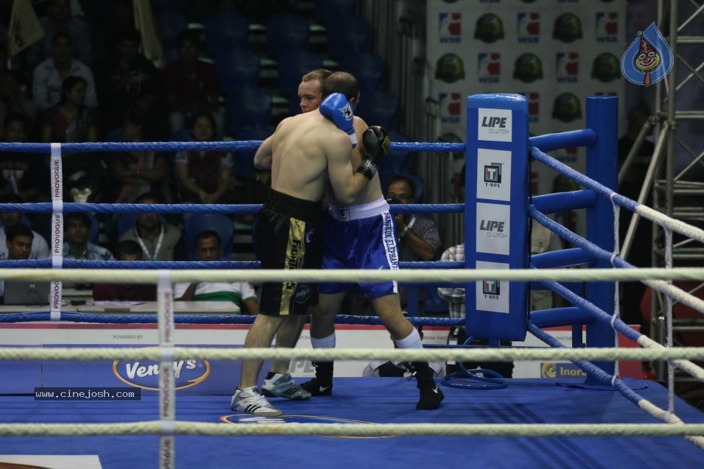 Mumbai Fighters and Bangkok Elephants Match - 14 / 52 photos