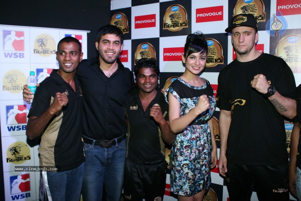 Mumbai Fighters and Bangkok Elephants Match - 31 / 52 photos
