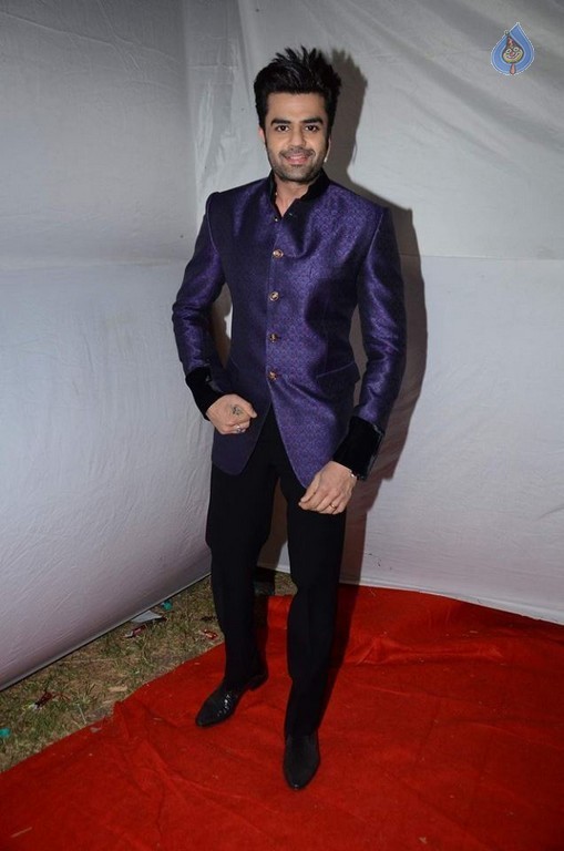 Mumbai Police Melawa Umang Red Carpet - 18 / 37 photos