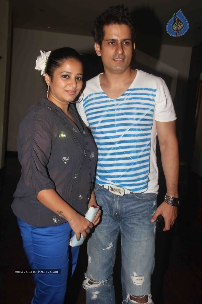 Munisha Khatwani Birthday Party 2011 - 28 / 81 photos