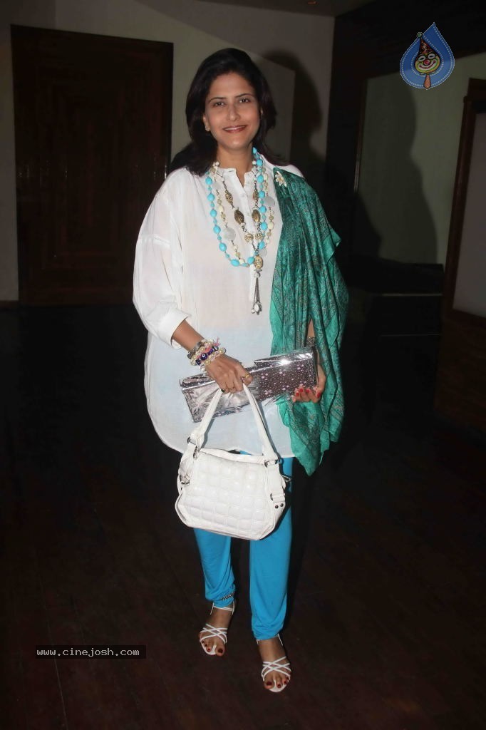 Munisha Khatwani Birthday Party 2011 - 41 / 81 photos