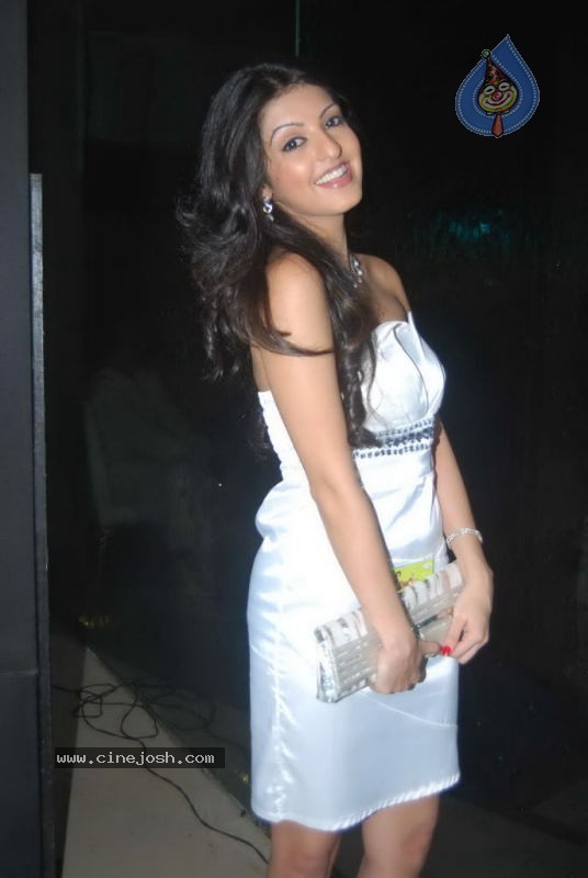 Na Jaane Kabse Music Launch - 12 / 30 photos