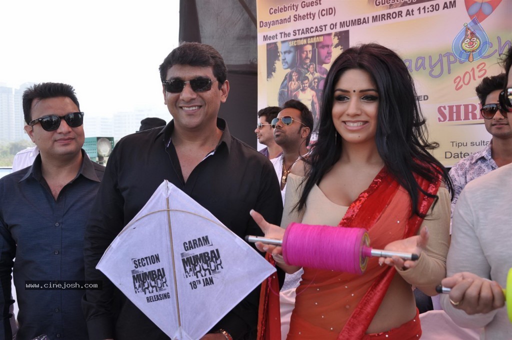Nagma at Kite Flying Competition  - 4 / 48 photos