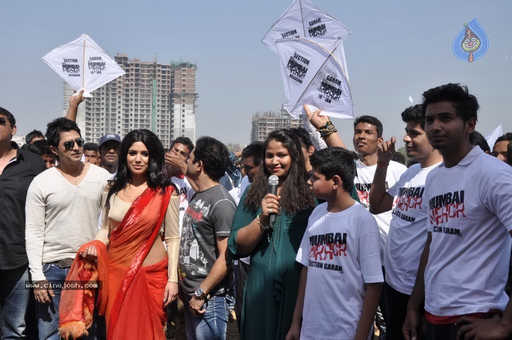 Nagma at Kite Flying Competition  - 7 / 48 photos