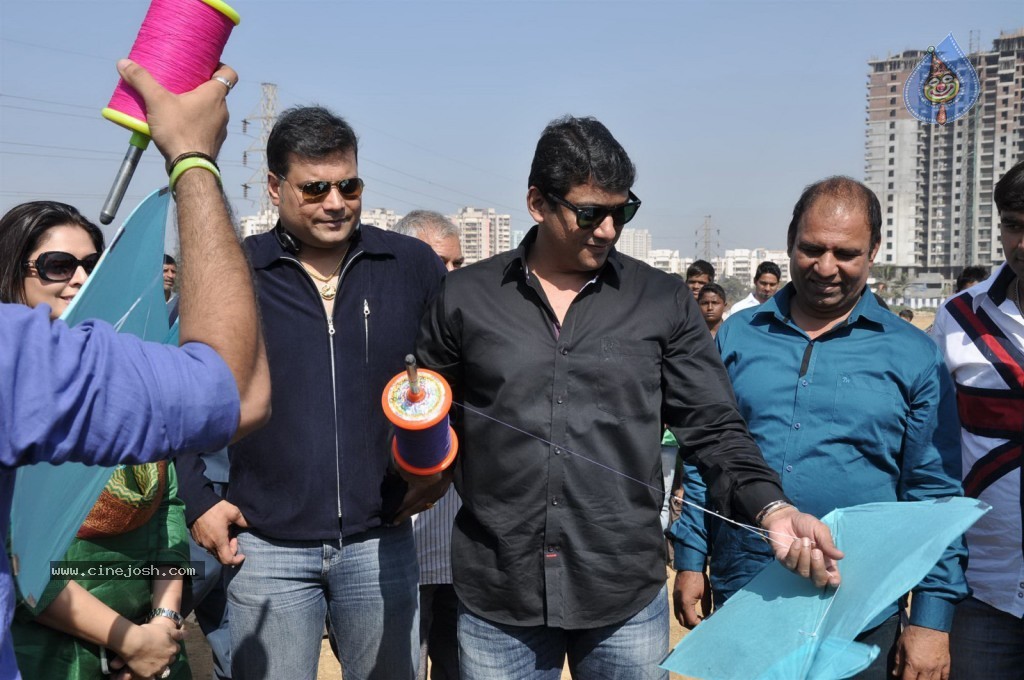Nagma at Kite Flying Competition  - 9 / 48 photos