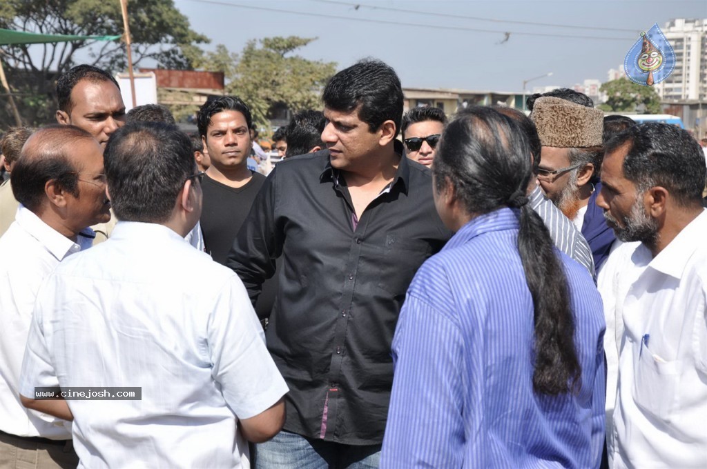 Nagma at Kite Flying Competition  - 13 / 48 photos