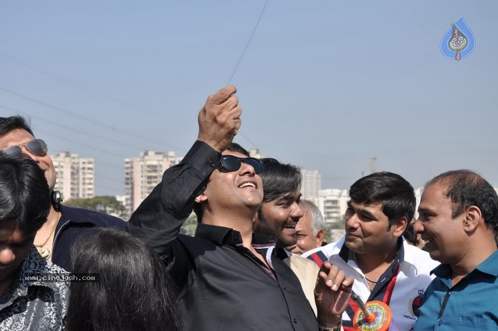 Nagma at Kite Flying Competition  - 14 / 48 photos