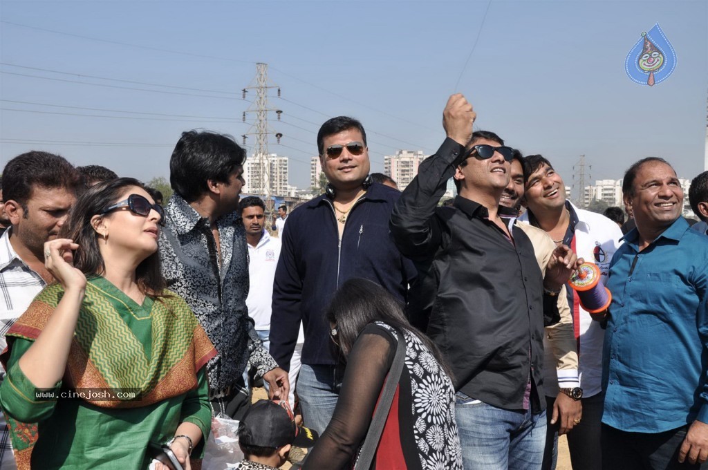 Nagma at Kite Flying Competition  - 37 / 48 photos