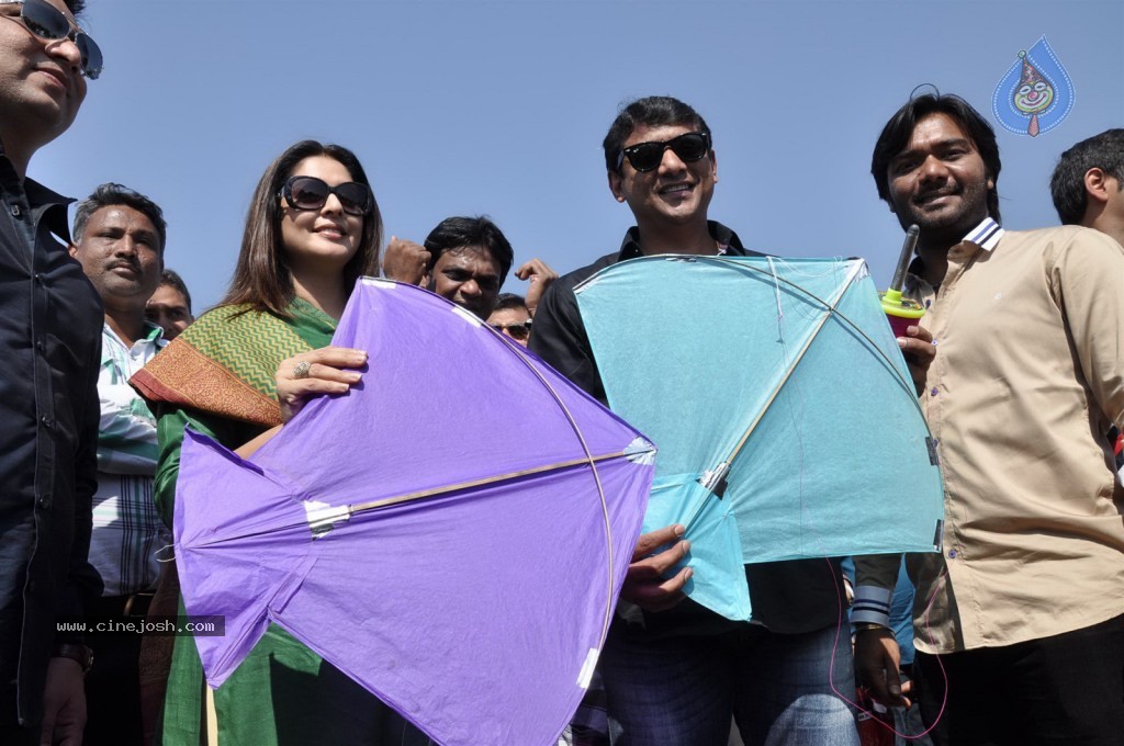Nagma at Kite Flying Competition  - 45 / 48 photos
