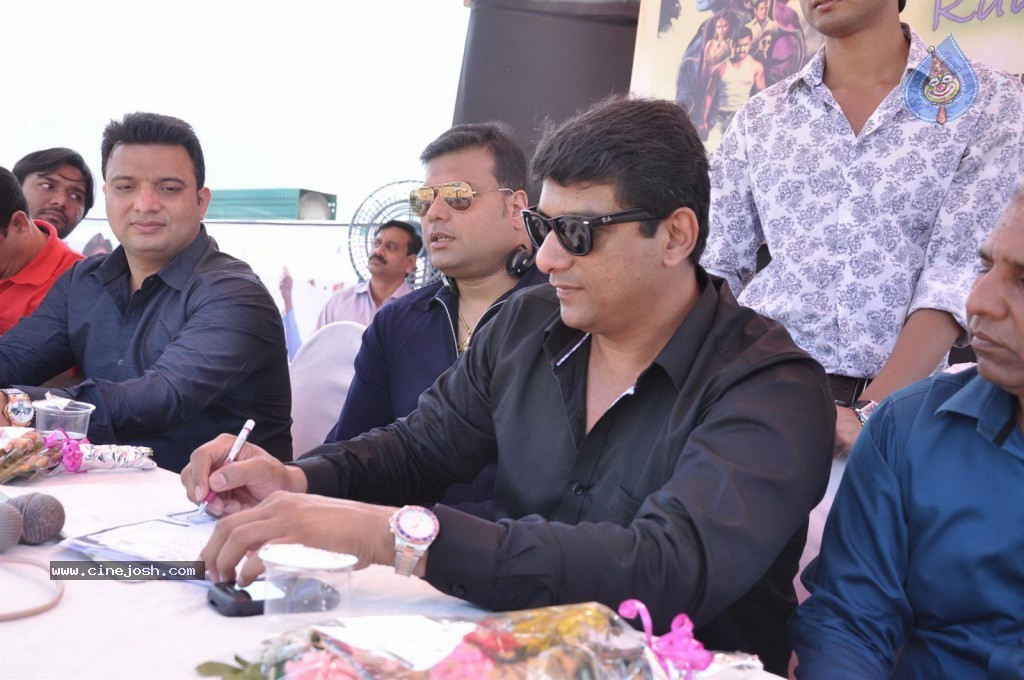 Nagma at Kite Flying Competition  - 46 / 48 photos