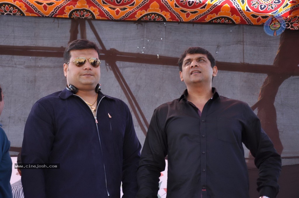 Nagma at Kite Flying Competition  - 48 / 48 photos