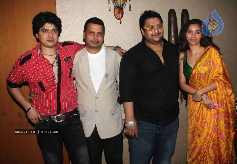 Bollywood: Nandini Jumani Birthday Bash - 8 / 59 photos
