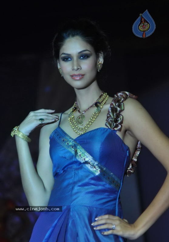 NAVINYA Fusion Collection Launch Fashion Show - 21 / 63 photos