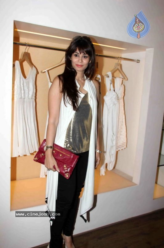 Neeta Lulla Collection Showcase - 32 / 59 photos