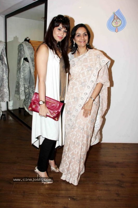 Neeta Lulla Collection Showcase - 46 / 59 photos