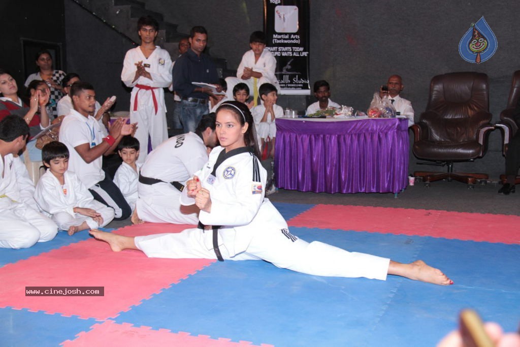 Neetu Chandra at Taekwondo Challenge 2102 Event - 30 / 82 photos