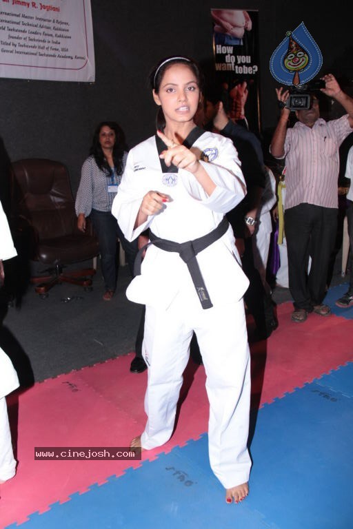 Neetu Chandra at Taekwondo Challenge 2102 Event - 54 / 82 photos
