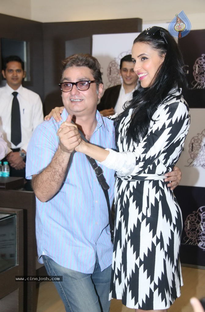 Neha Dhupia at Gianti Event - 4 / 28 photos