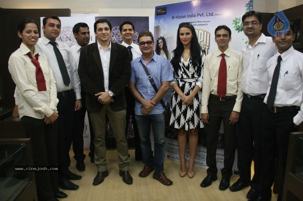 Neha Dhupia at Gianti Event - 14 / 28 photos