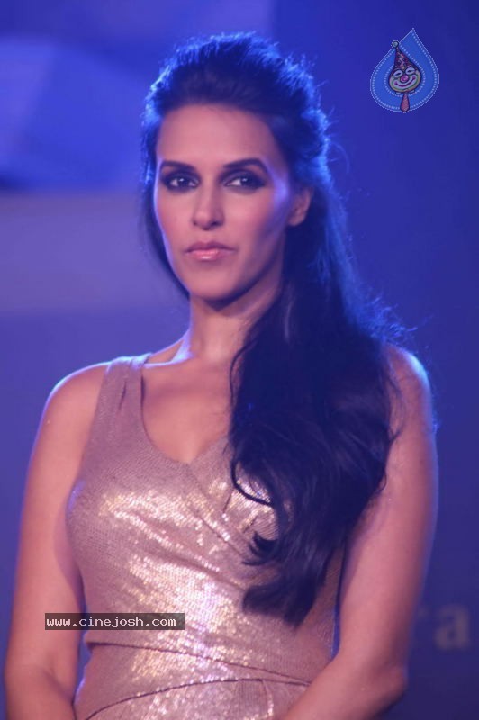 Neha Dhupia at Jaguar Artize Launch - 7 / 40 photos