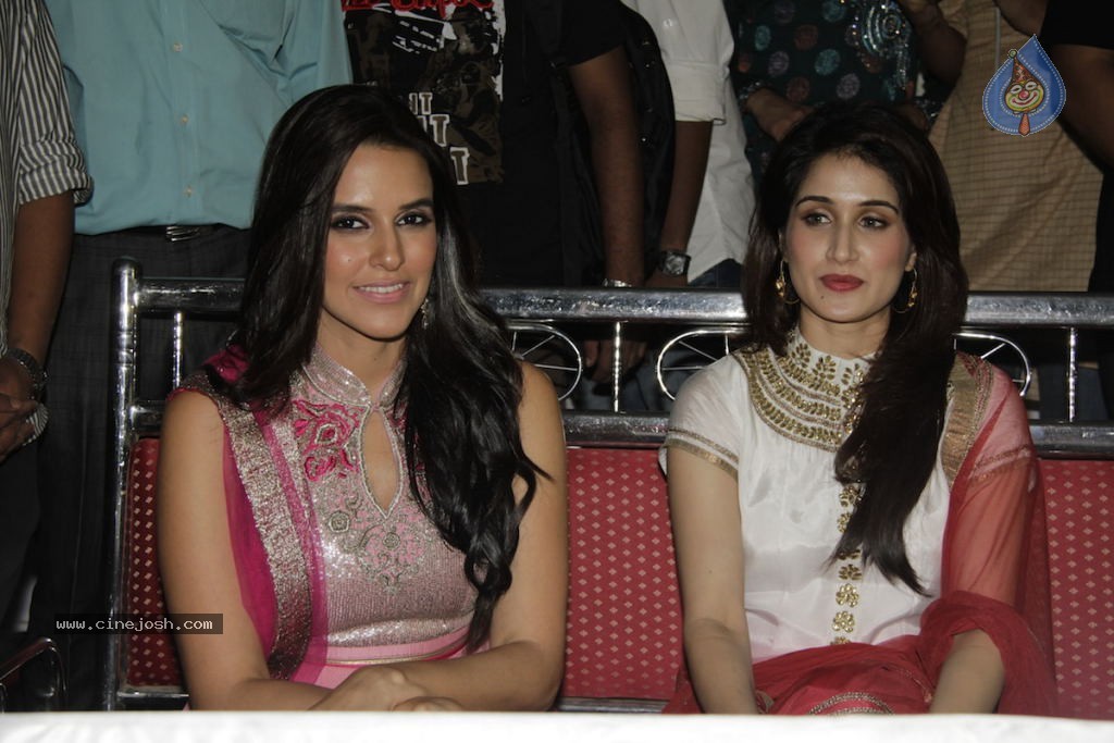 Neha Dhupia Promotes Rush - 6 / 28 photos