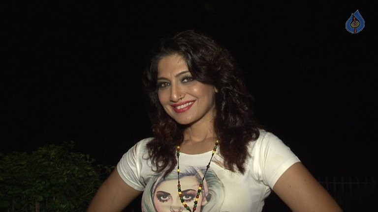 On Location of Movie Ek Kahani Juhi Ki - 14 / 20 photos