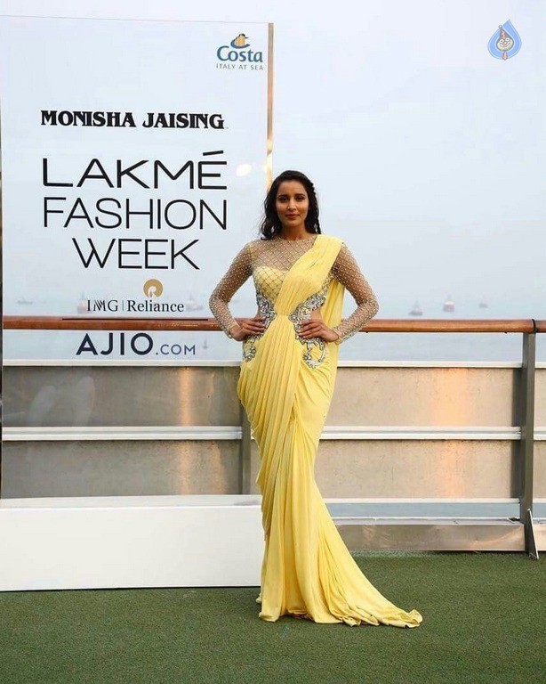 Opening Of Lakme Fashion Week - 79 / 80 photos