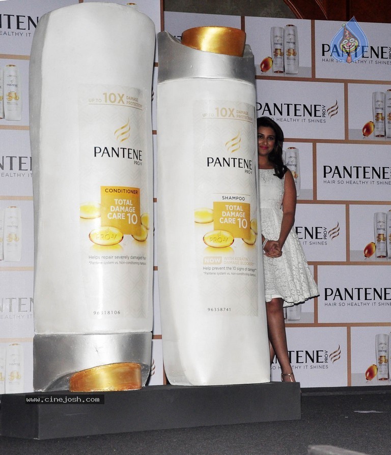 Parineeti Chopra at Pantene Event - 15 / 27 photos